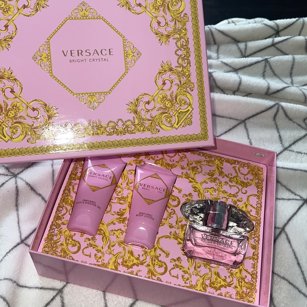 Versace Bright Crystal perfume set